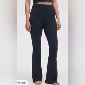 Lululemon Groove Super High Rise Flared Pants Womens 6 Nulu True Navy Athleisure